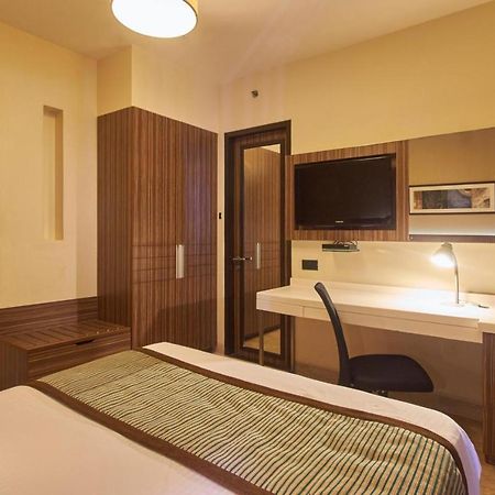 Residency Sarovar Portico Βομβάη Εξωτερικό φωτογραφία