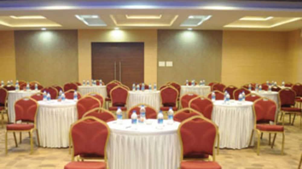 Residency Sarovar Portico Βομβάη Εξωτερικό φωτογραφία