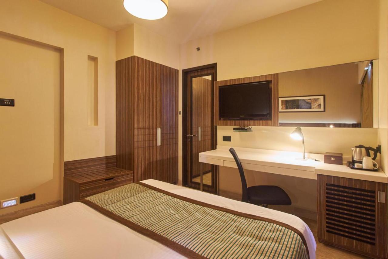 Residency Sarovar Portico Βομβάη Εξωτερικό φωτογραφία