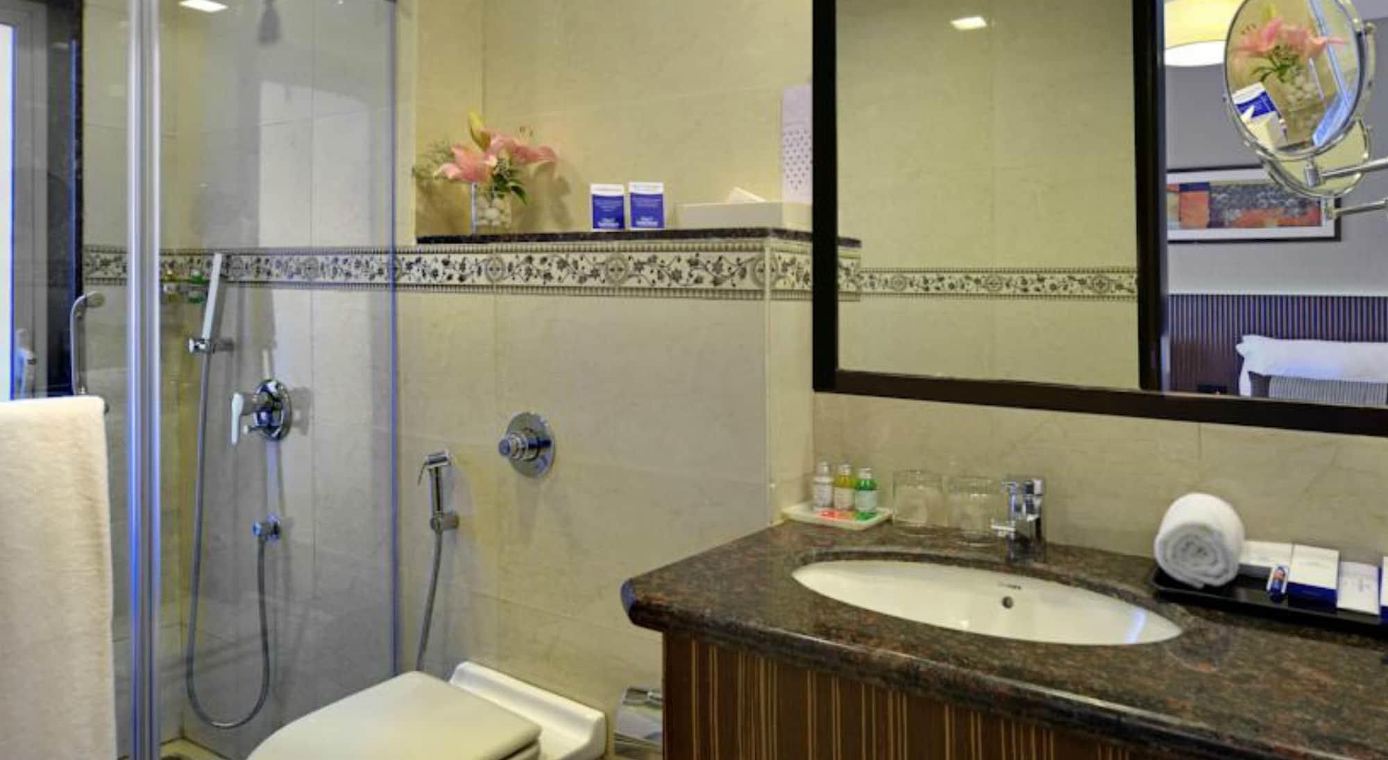 Residency Sarovar Portico Βομβάη Εξωτερικό φωτογραφία