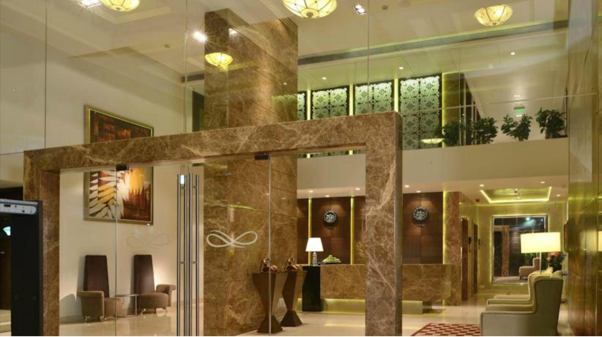 Residency Sarovar Portico Βομβάη Εξωτερικό φωτογραφία