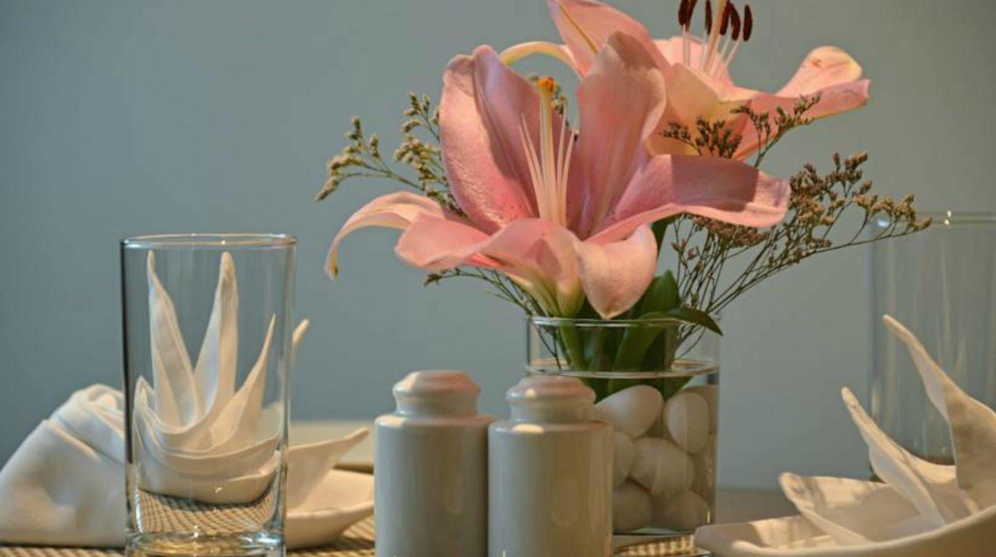 Residency Sarovar Portico Βομβάη Εξωτερικό φωτογραφία